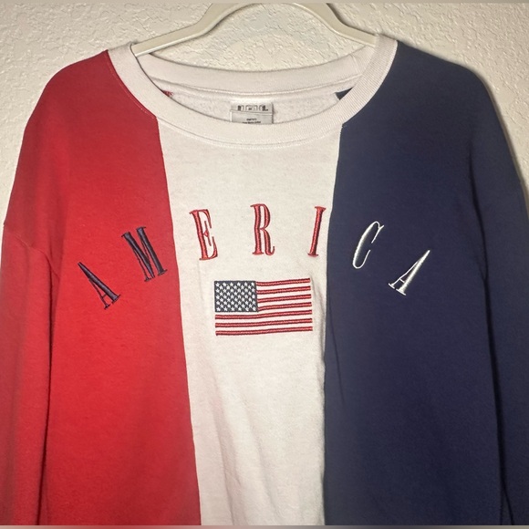 IML Medium Crew Women 4th of July America Graphic Sweatshirt Red, White & Blue - Picture 4 of 8